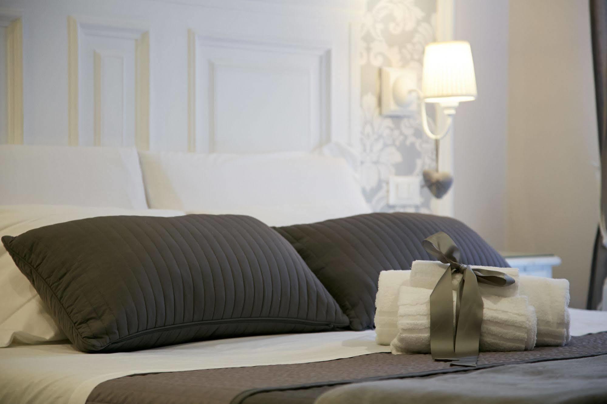 Charme & Chic Bed and Breakfast Rom Exteriör bild