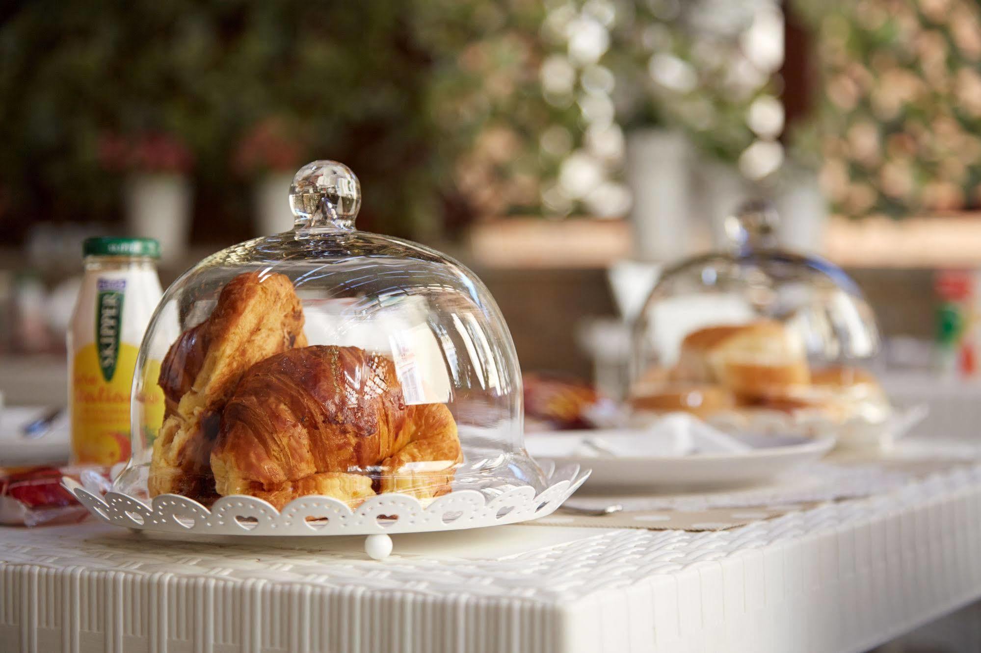 Charme & Chic Bed and Breakfast Rom Exteriör bild